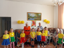 "Дарим праздник в женский день" "Дарим праздник в женский день".